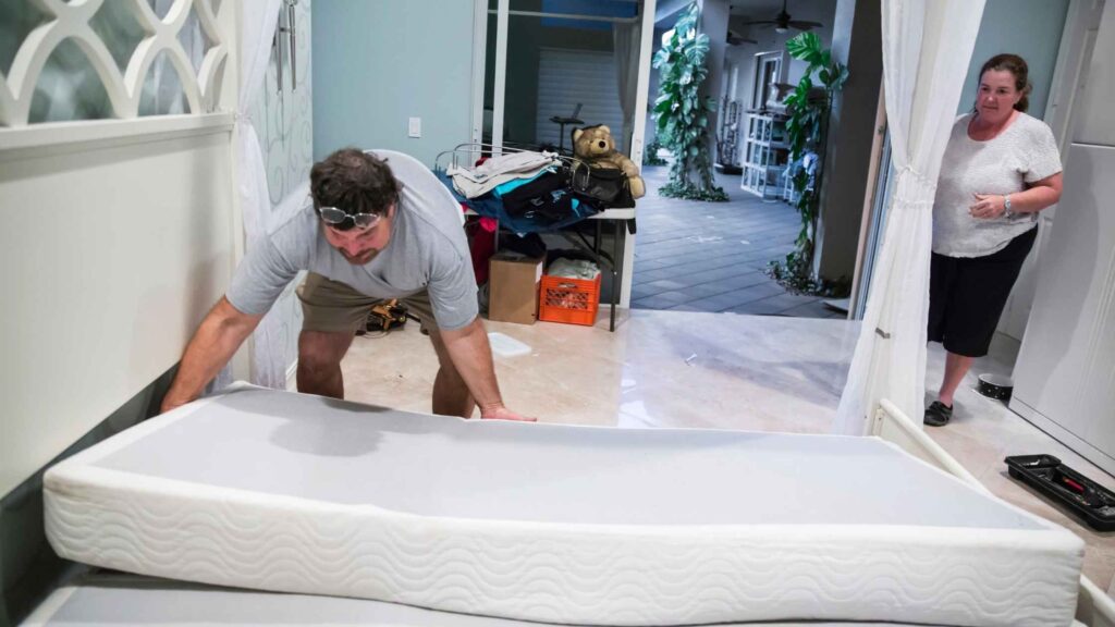 Disassemblig a bed photo